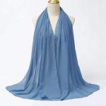 Blauwe hijab van zijden mousseline