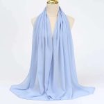 Blauwe hijab van zijden mousseline