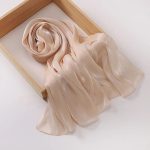 Hijab pour femme en soie tons bruns - Caramel clair
