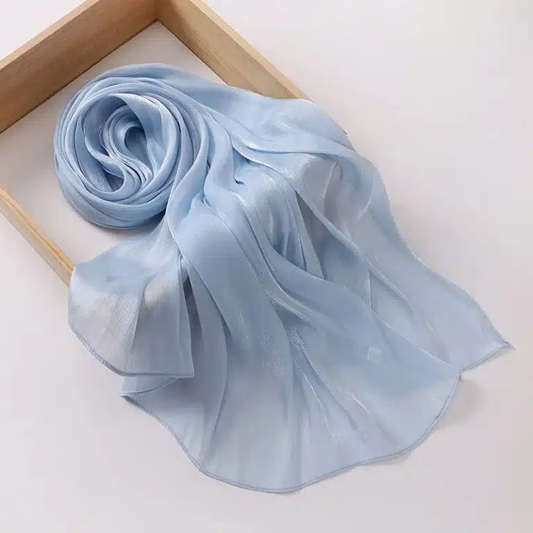 Voile pour femme en soie tons bleus - Bleu ciel