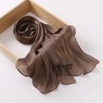 Hijab pour femme en soie tons bruns - Marron cacao