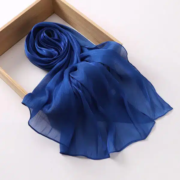 Voile pour femme en soie tons bleus