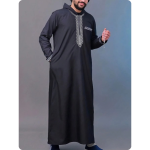Qamis emiradense de homem