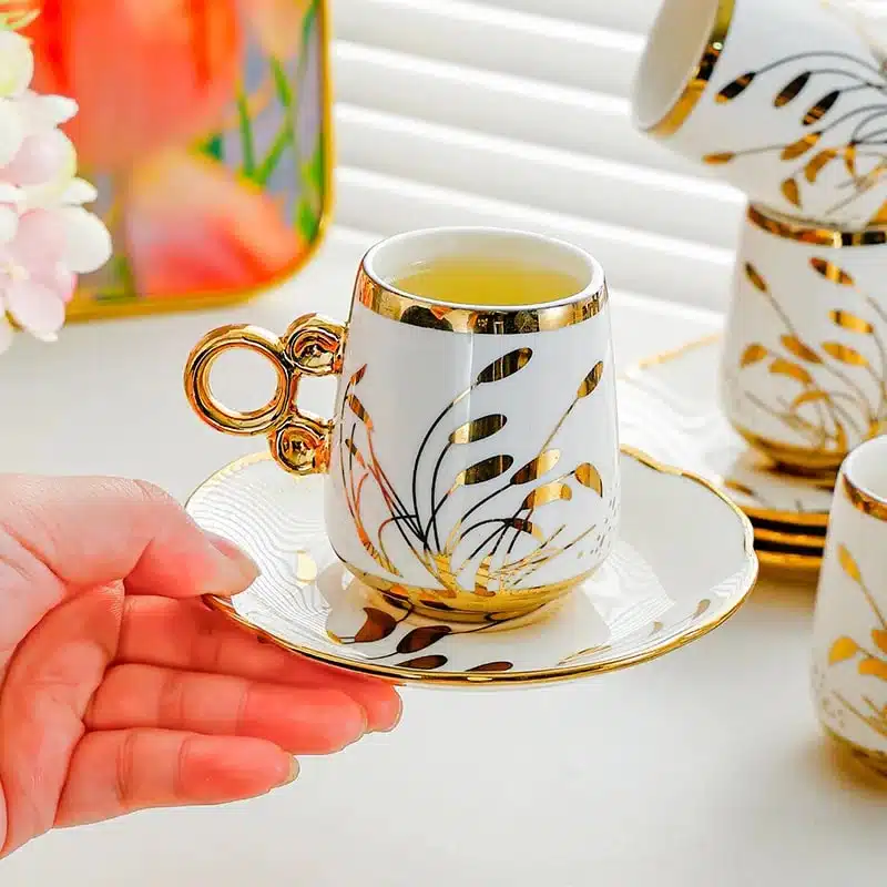 Tasse de café Turc motifs dorés