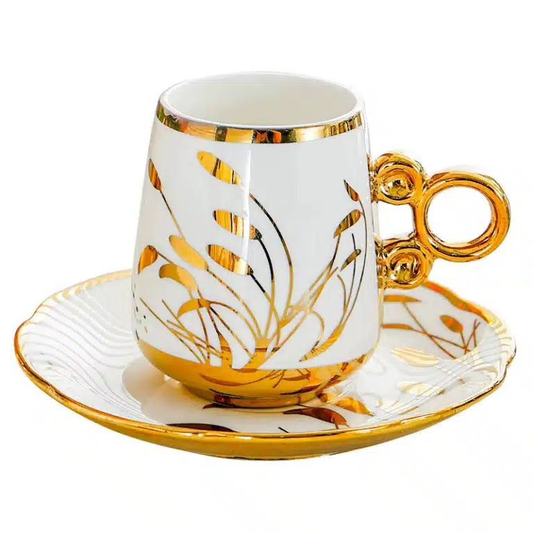 Tasse de café Turc motifs dorés