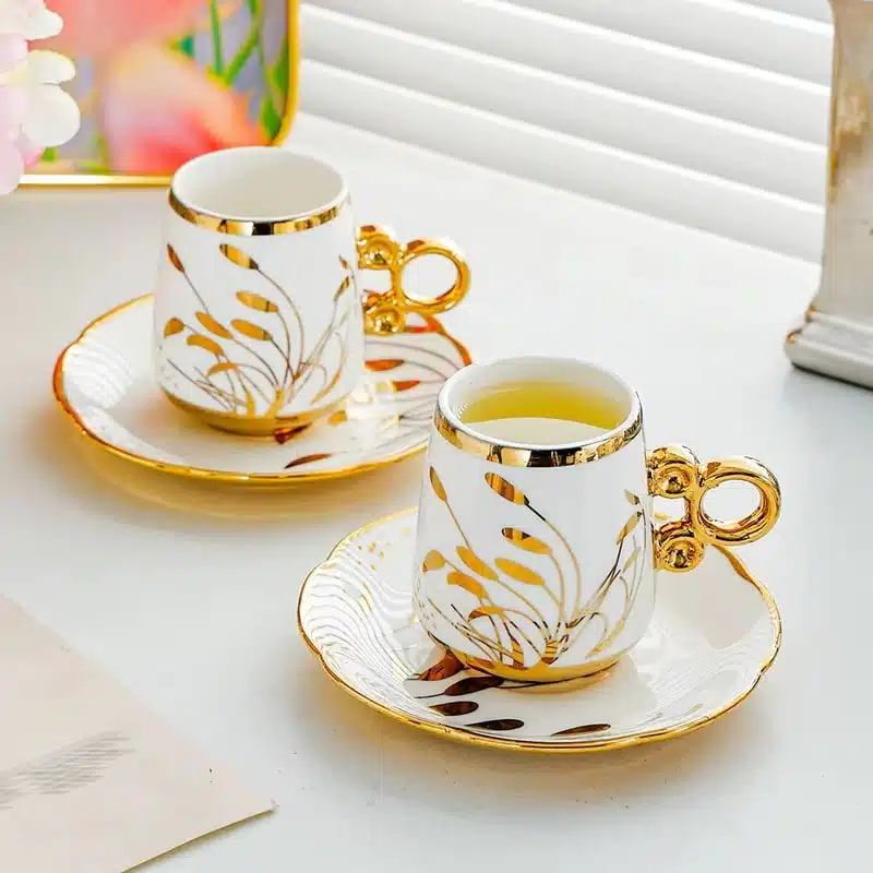 Tasse de café Turc motifs dorés