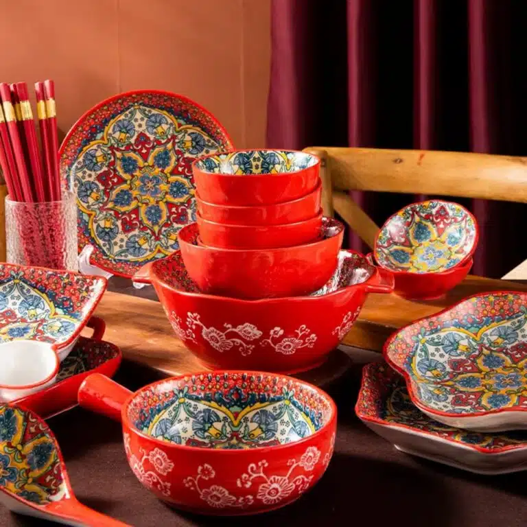 Vaisselle en céramique style tunisienne rouge