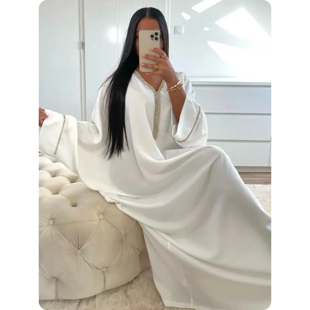 Abaya satinée avec encolure en v