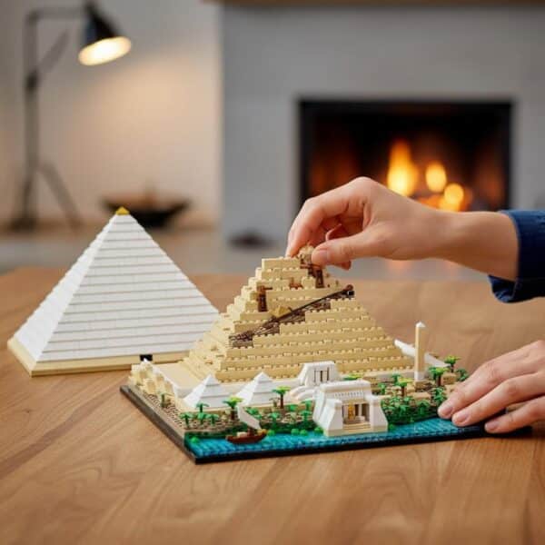 Grande Pyramide de Gizeh en lego