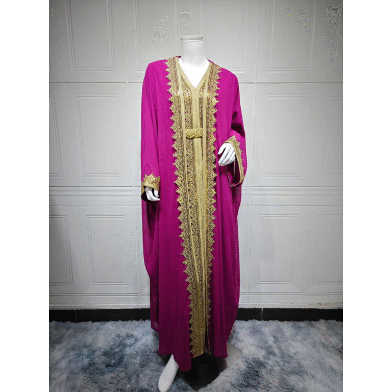 Robe de Soirée Caftan à Broderies Dorées et Manches Longues 6