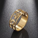 Anillo de acero inoxidable con motivos egipcios