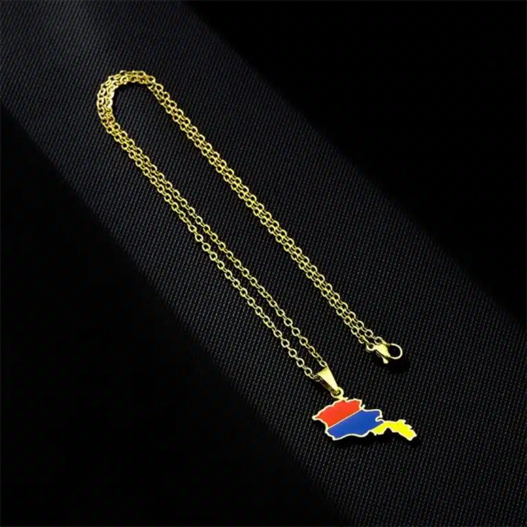 Collier carte de l’Arménie en acier inoxydable