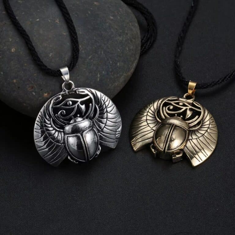 Collier Oeil D'horus avec Pendentif de Scarabée Ailé 1