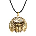 Collar de ojo de Horus con colgante de escarabajo alado