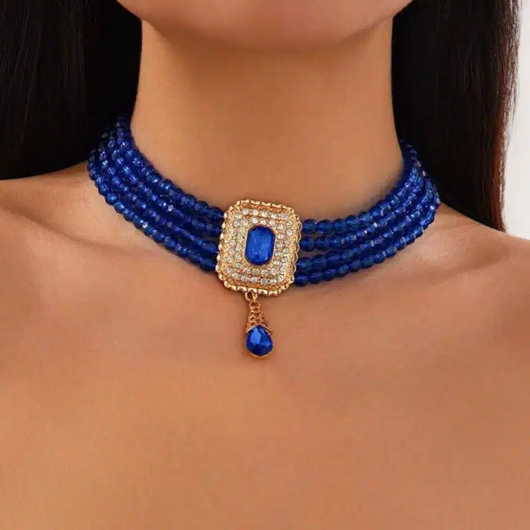 Collier orientale ras de cou strass à perles et pendentif doré