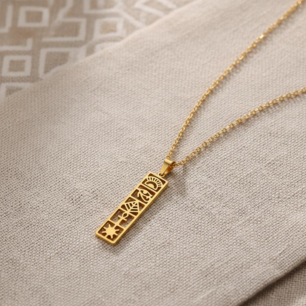 Collier Pendentif avec Motifs Traditionnels Égyptien