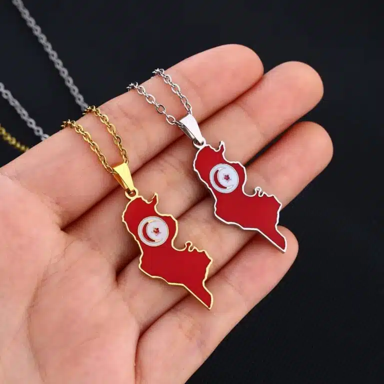 Collier Tunisie carte du pays émaillée rouge