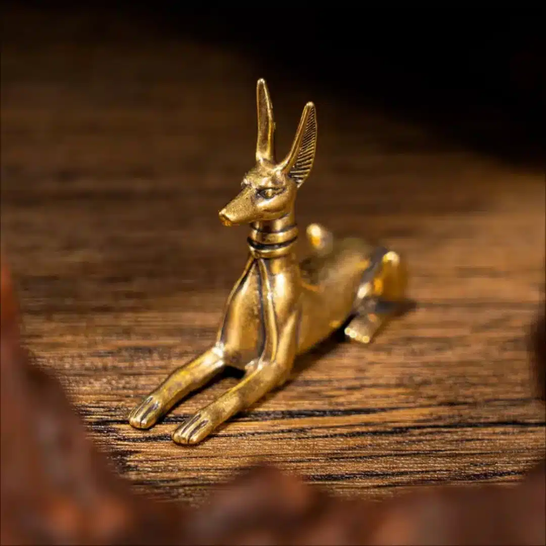 Petite statuette en cuivre doré statue Anubis