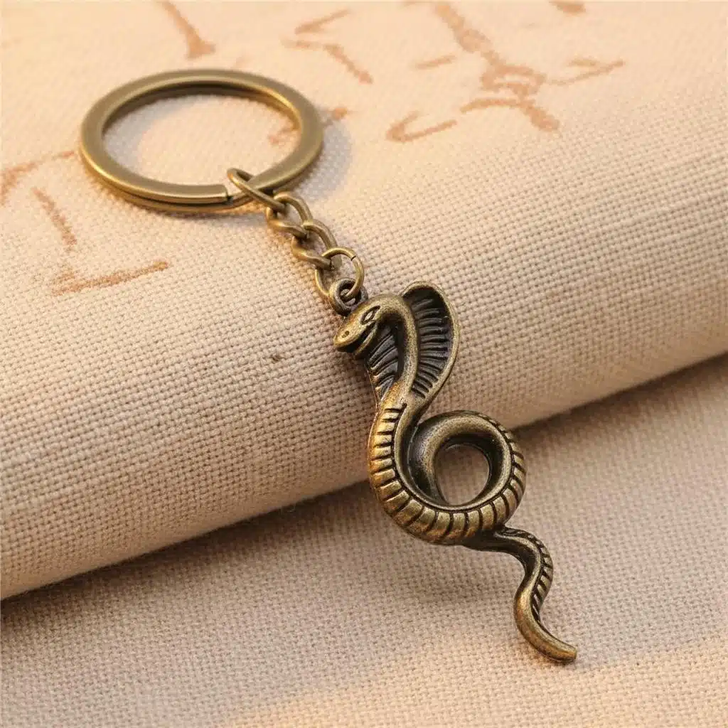 Porte-clés serpent en métal vintage égyptien