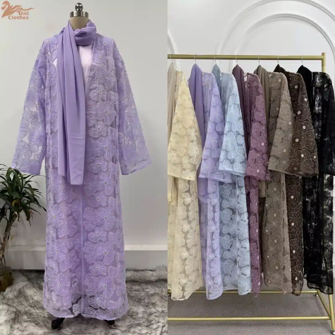 Abaya brodée lilas en dentelle florale