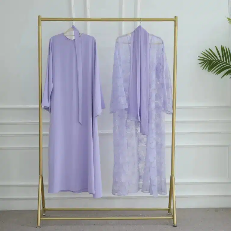 Abaya brodée lilas en dentelle florale