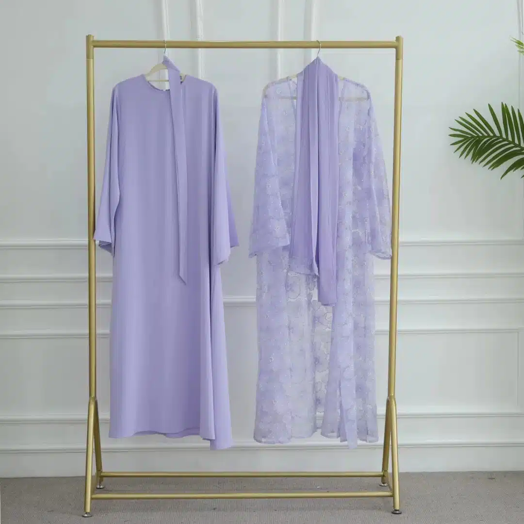 Abaya brodée lilas en dentelle florale