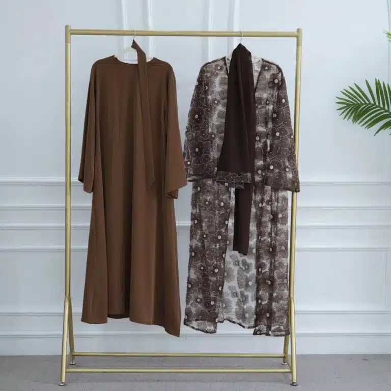 Abaya brodée lilas en dentelle florale