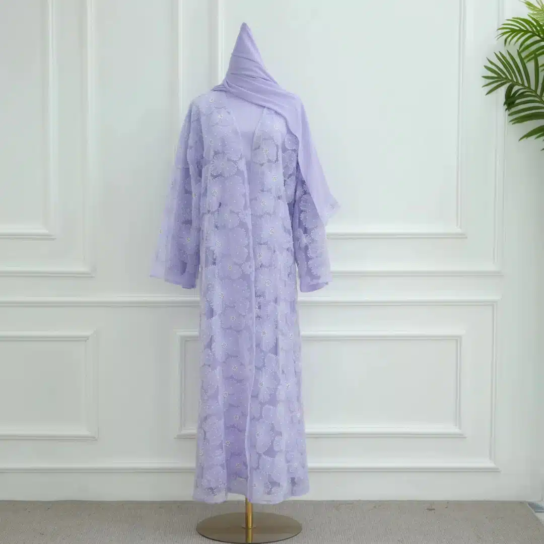 Abaya brodée lilas en dentelle florale