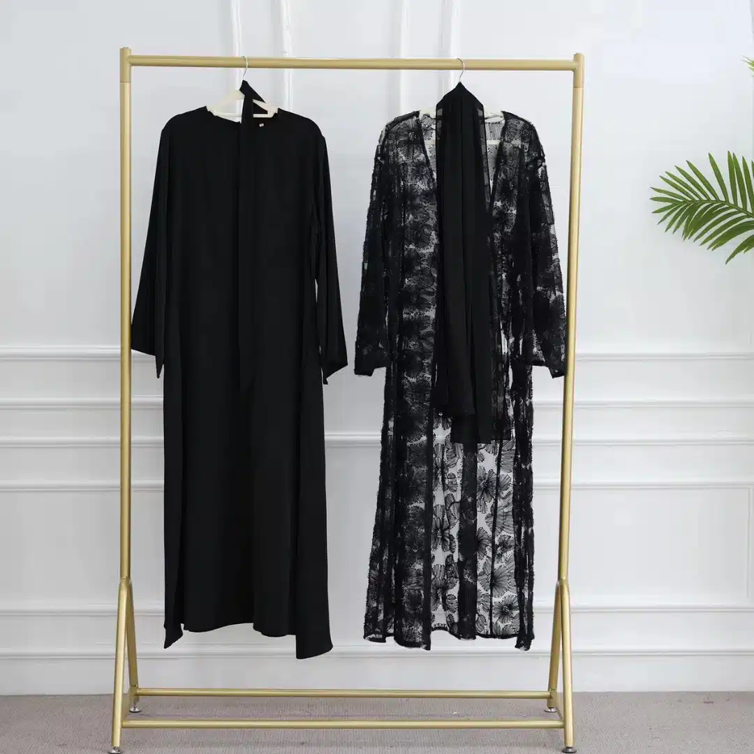 Abaya brodée lilas en dentelle florale