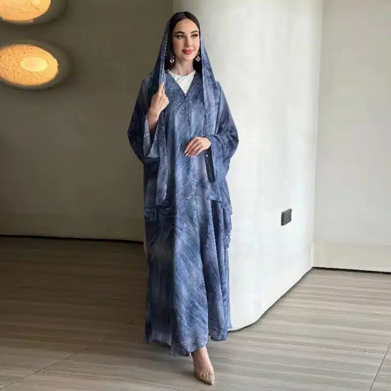 Abaya en mousseline à capuchon en tissu léger
