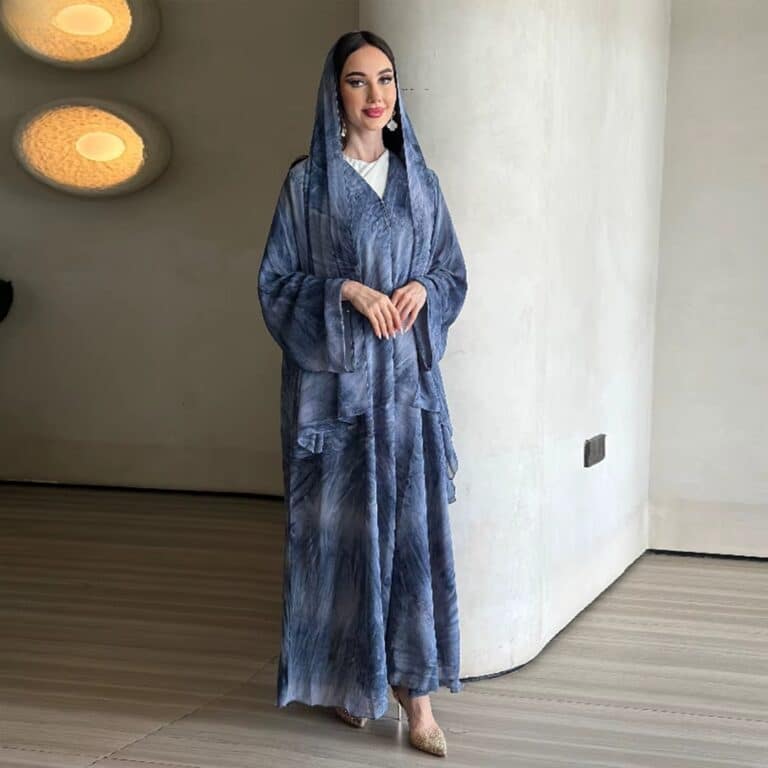 Abaya en Mousseline à Capuchon en Tissu Léger 4