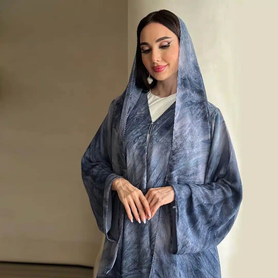 Abaya en mousseline à capuchon en tissu léger