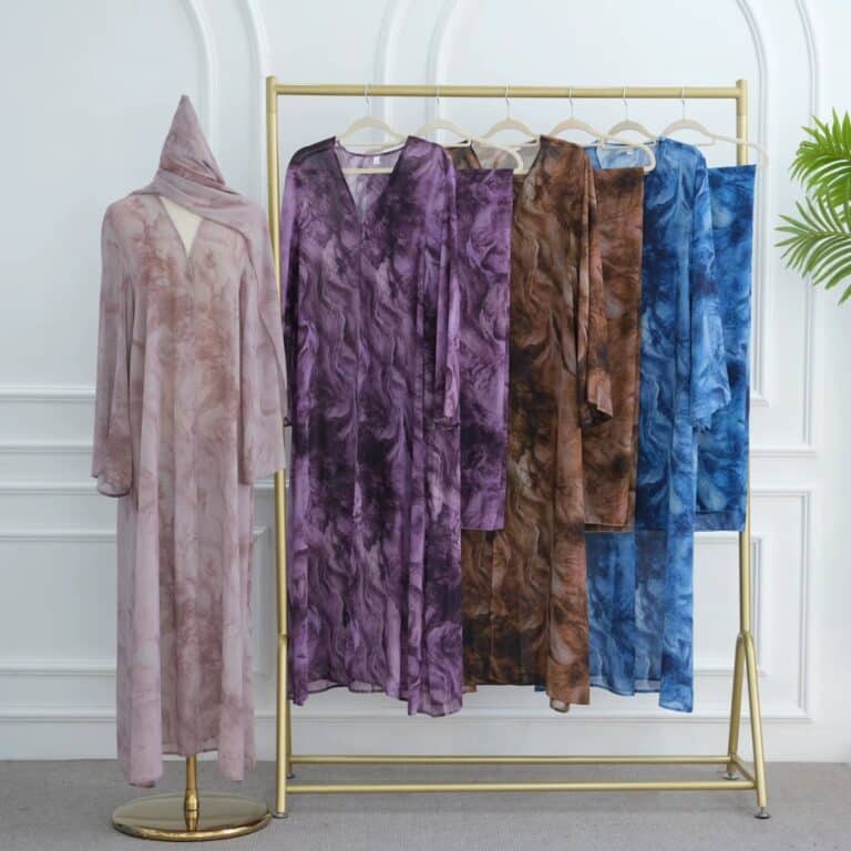 Abaya en Mousseline à Capuchon en Tissu Léger 6