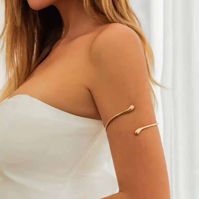Bijou de bras orientale en forme de goutte