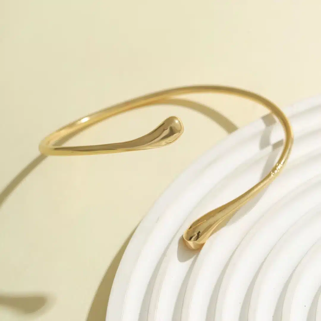 Bijou de bras orientale en forme de goutte