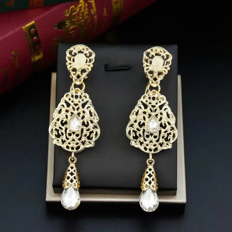Boucles d’oreilles orientales avec pierres colorées