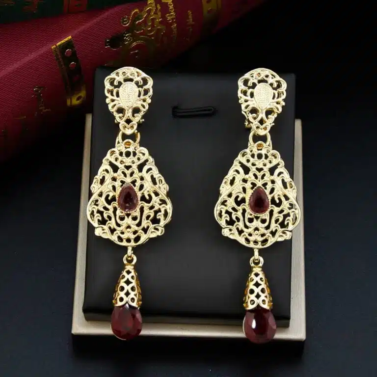 Boucles d’oreilles orientales avec pierres colorées