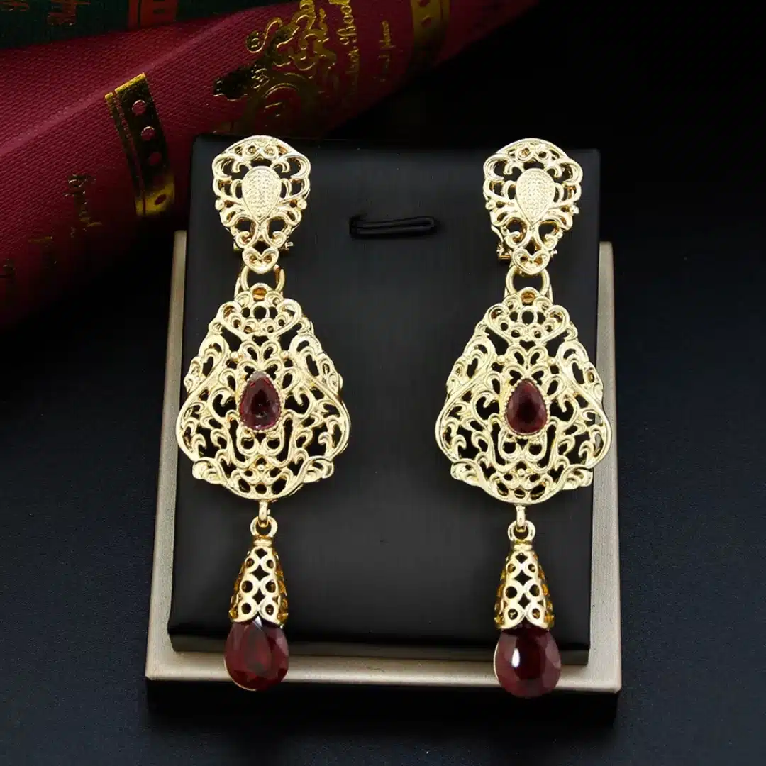 Boucles d’oreilles orientales avec pierres colorées