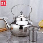 Chaleira dourada em aço inoxidável com infusor