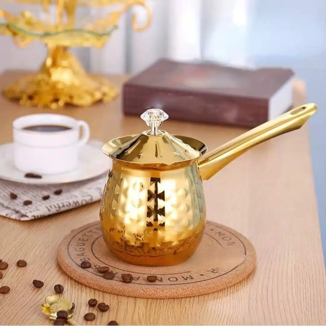 Cafetière turque en inox doré martelé avec couvercle