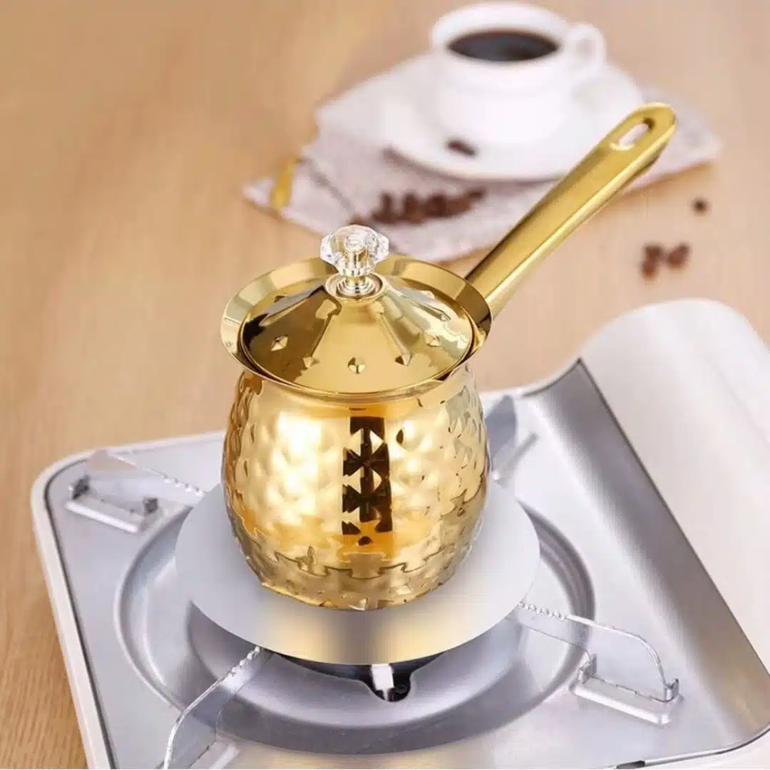 Cafetière turque en inox doré martelé avec couvercle