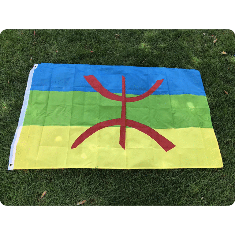 Grand drapeau berbère avec symbole amazigh 1