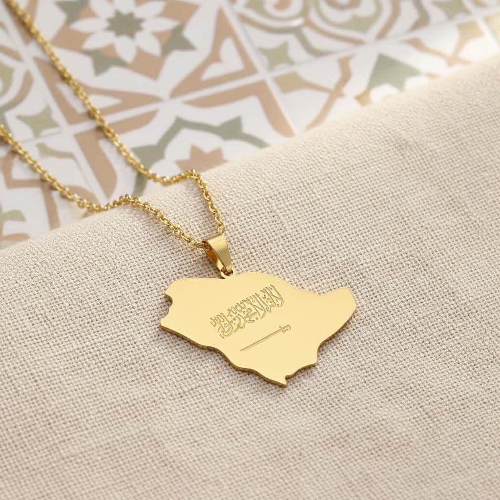 Collier carte d'Arabie Saoudite en acier inoxydable