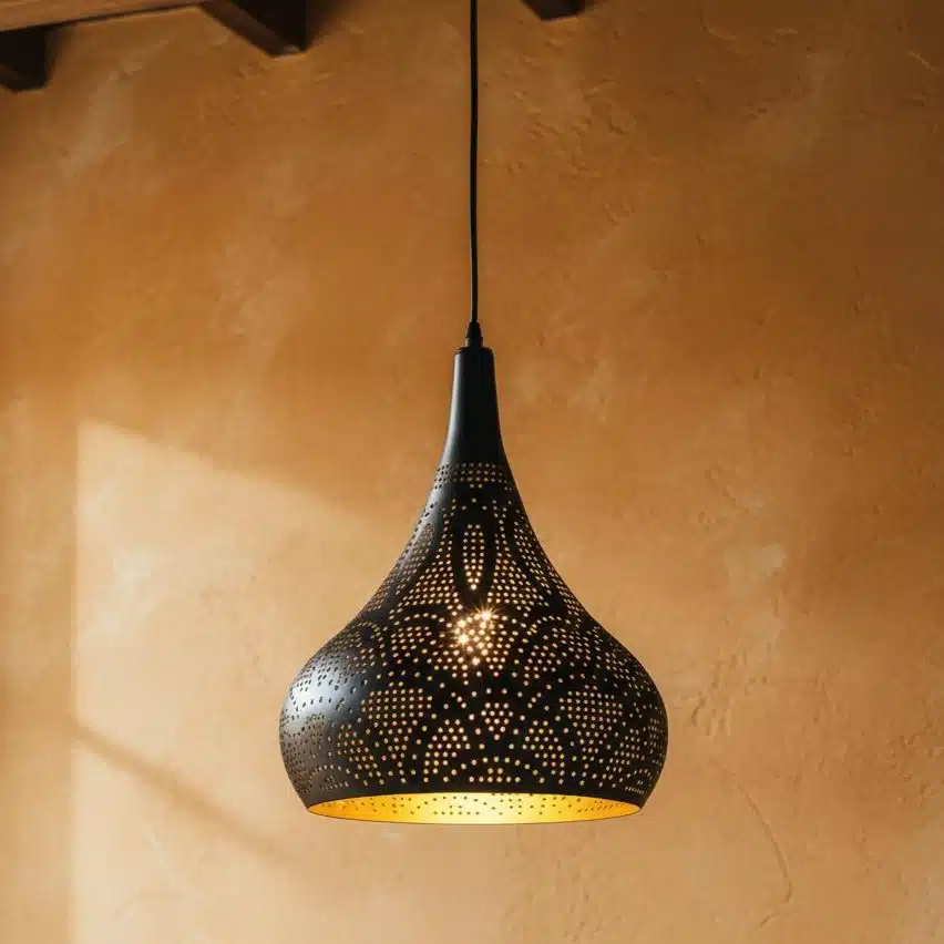 Lampe suspendue marocaine en fer noir