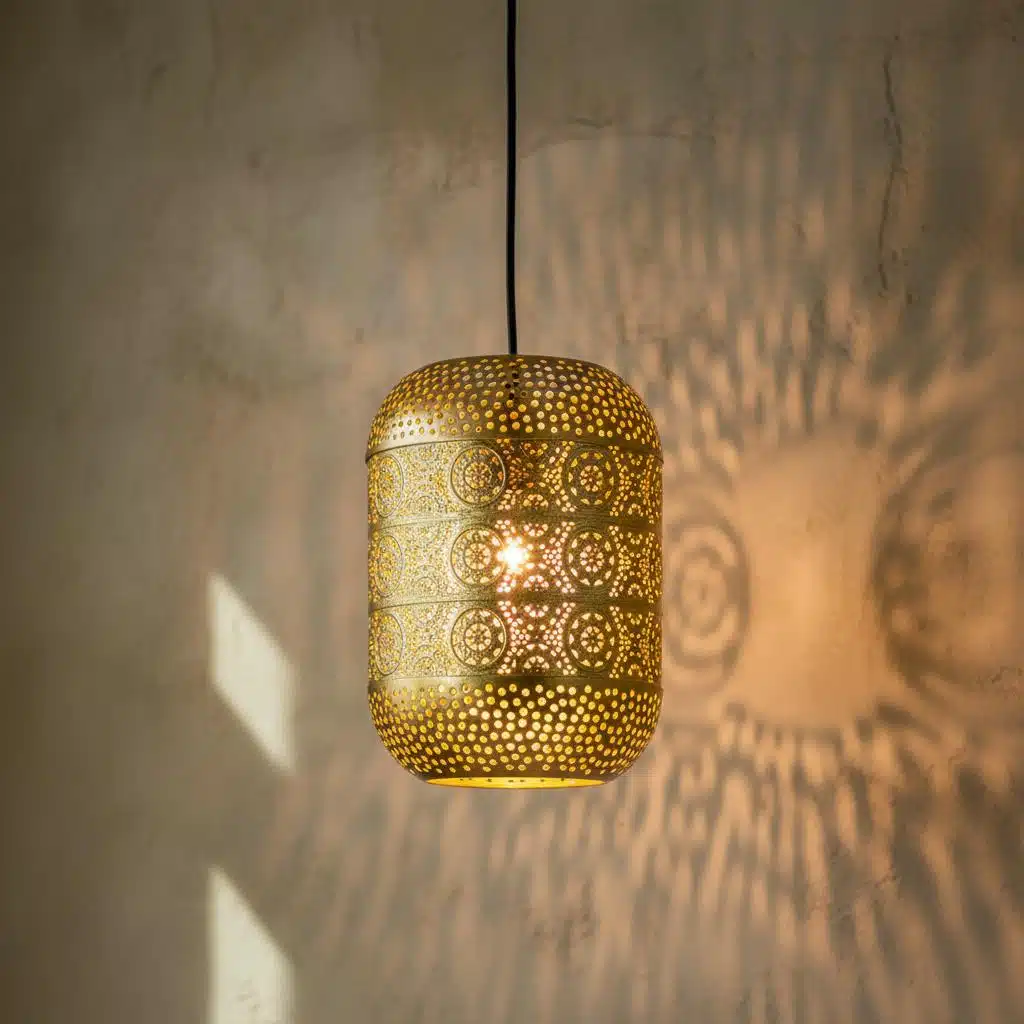Luminaire pendant marocaine en métal doré