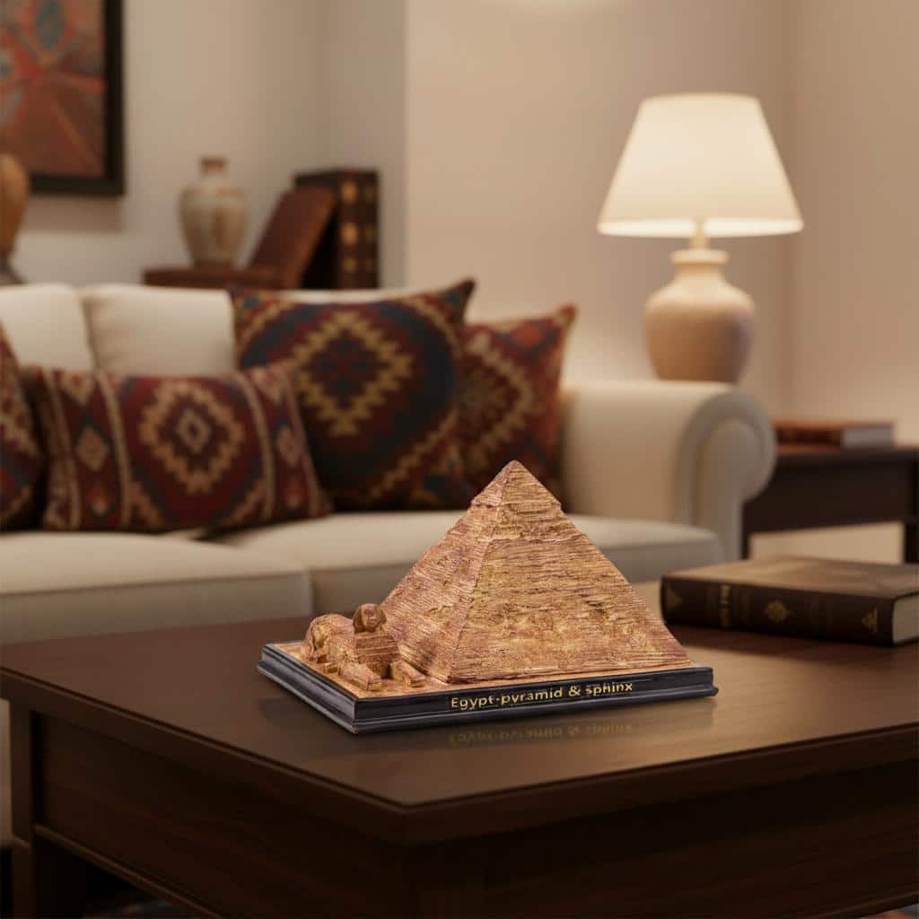 maquette-de-la-pyramide-de-gizeh-et-sphinx-picture-9335
