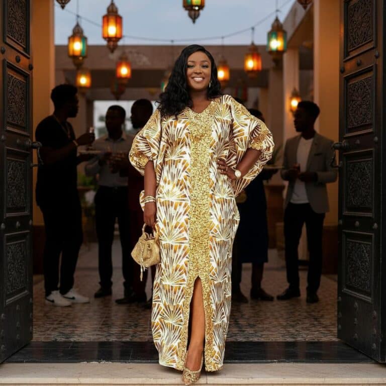 robe-orientale-en-tissu-satin-avec-motifs-gyomytriques-picture-5817