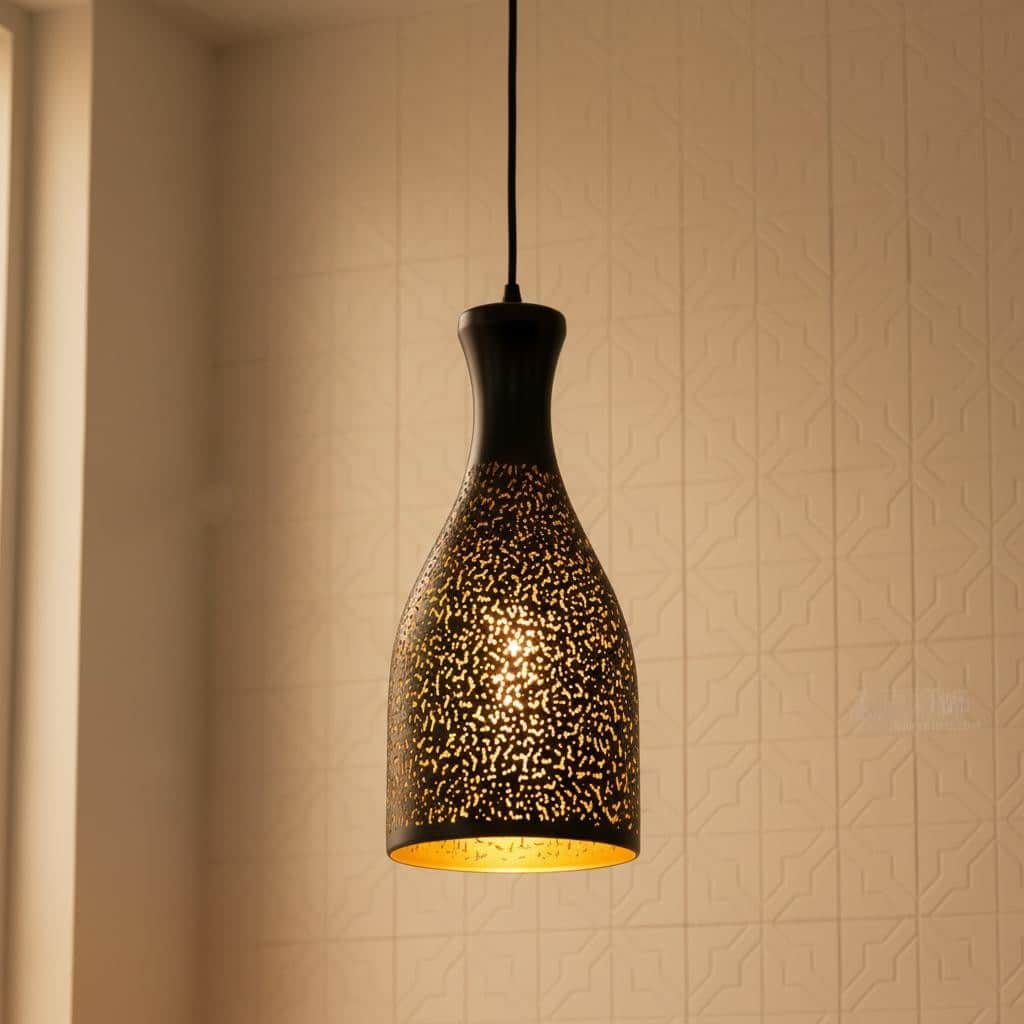 Suspension Marocaine en Métal Noir et Doré