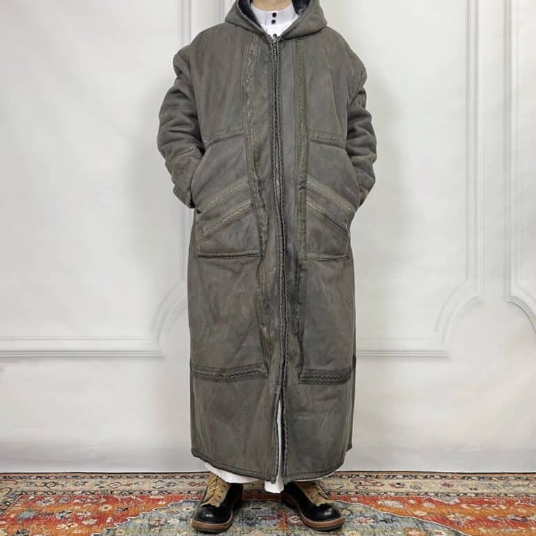 Manteau Saoudien Long à Capuche Épais avec Poches Latérales 1