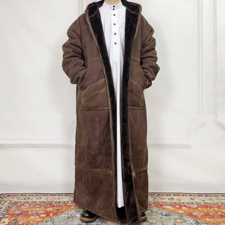 Manteau Saoudien Long à Capuche Épais avec Poches Latérales 7